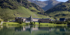 satuario-lago-vall-de-nuria-foto-anguera-lugares-de-aventura_20240626080750_20240626080821